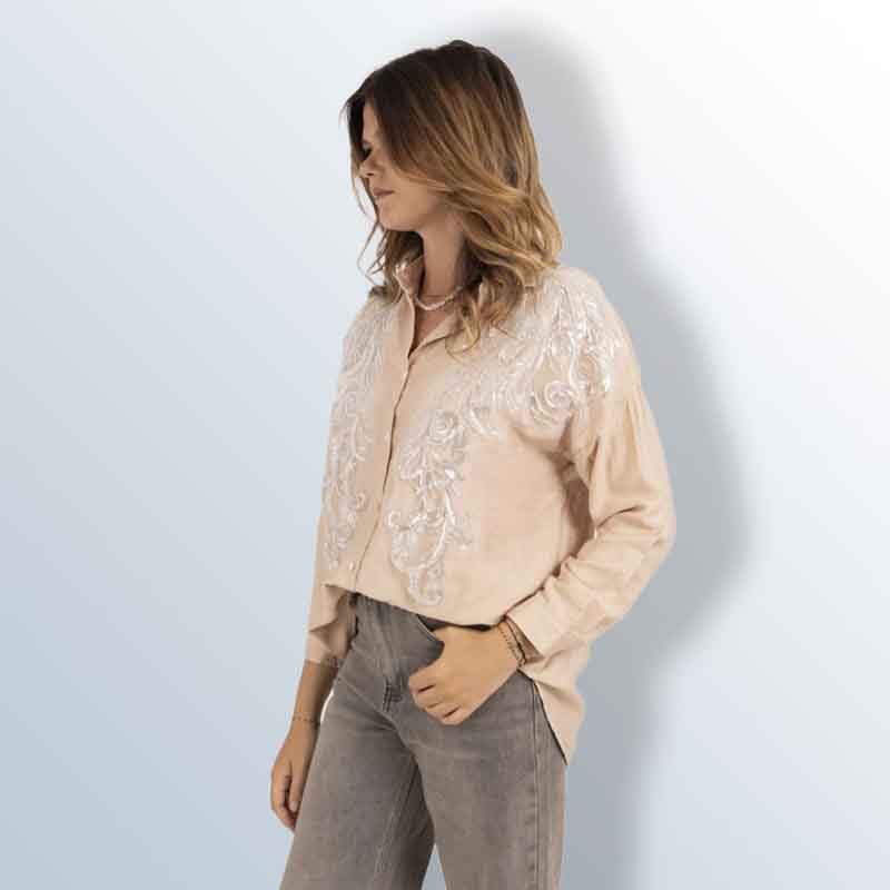Women's sequined chest shirt