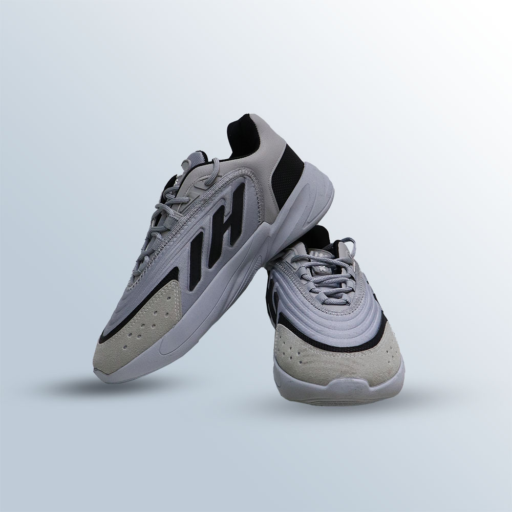 Men's sports shoes