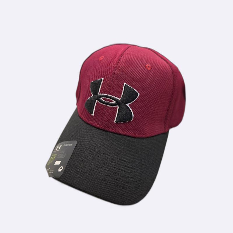 Under Armour Men Classic Flex Cap Burgundy and Black