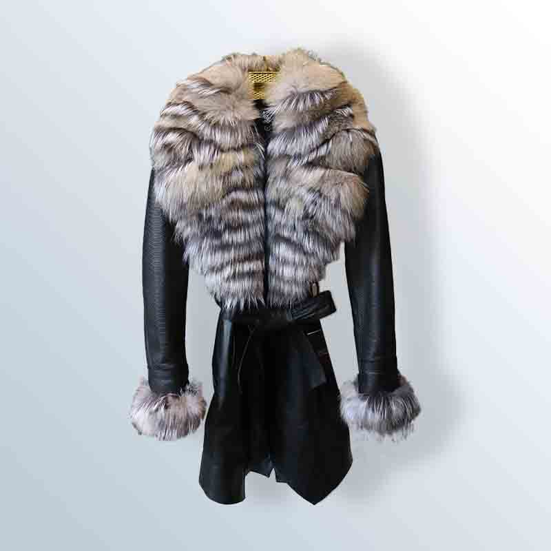 Long styrene jacket with fox fur