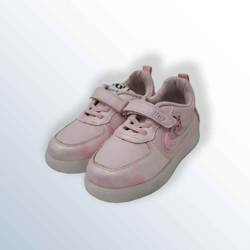 Girls' sneakers