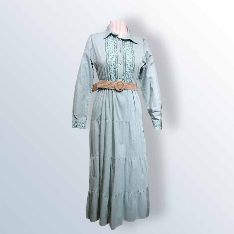 Embroidered dress with belt