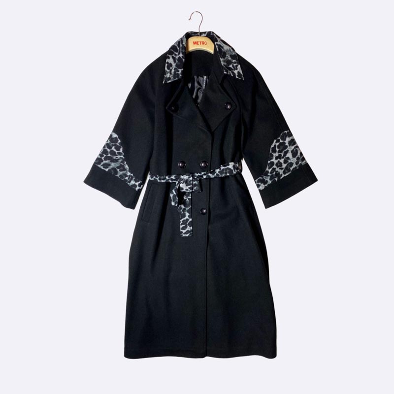 Women's Double-Breasted Coat with Leopard Print Collar and Sleeve Detail