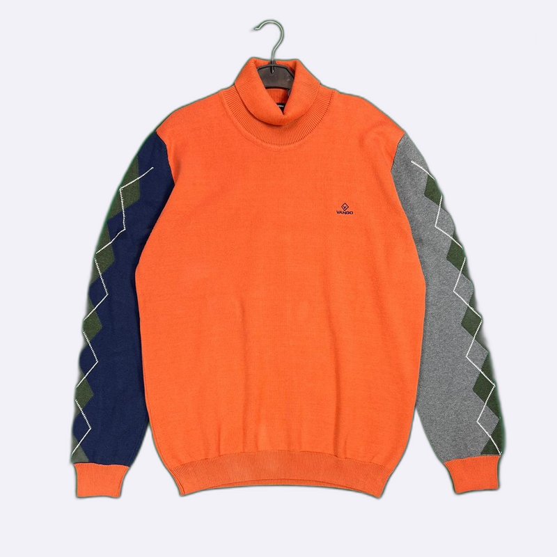 Vango Color Block Argyle Sleeve Turtleneck Sweater