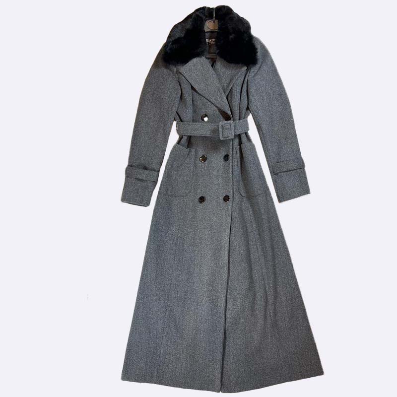 Elegant Maxi Coat with Faux Fur Collar